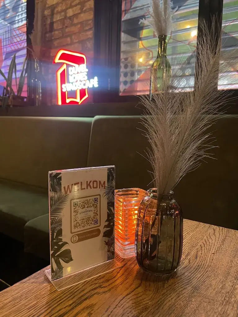 David Oost_Het Stadscafé_Apeldoorn_avis