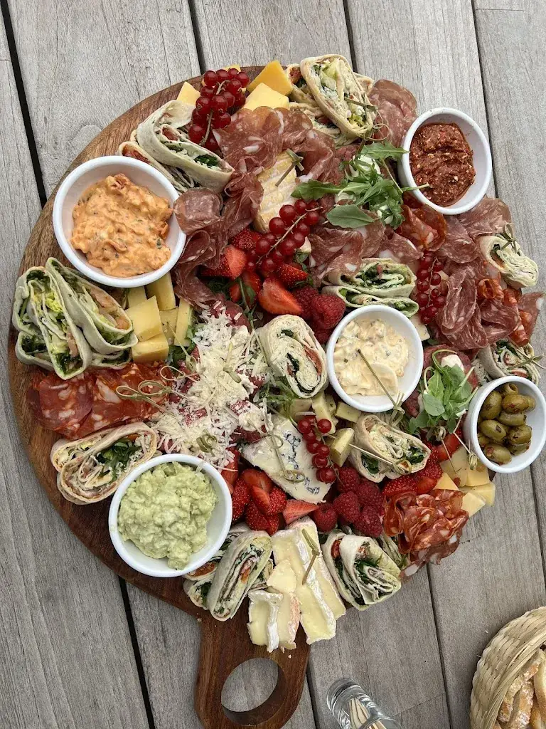 Erik-jan Riemers_By Isabella Ready To Eat_Beesd_review