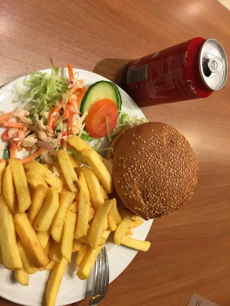 Linghang Lai_Cafetaria de Molenhoek_Bennekom_avis