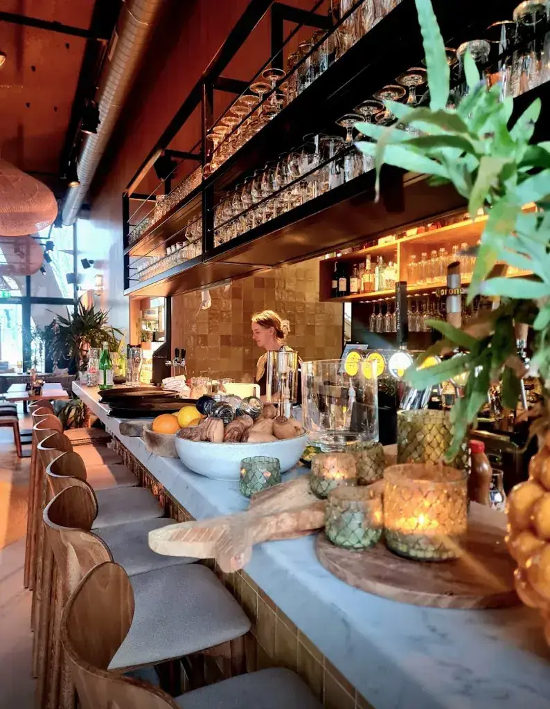 Beachclub Woody's restaurant in Beusichem