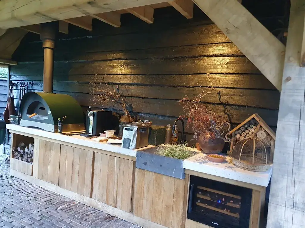 Christien Noordstrand_Barlokaal van Landgeluk ( pop up restaurant & Catering)_Orvelte_review