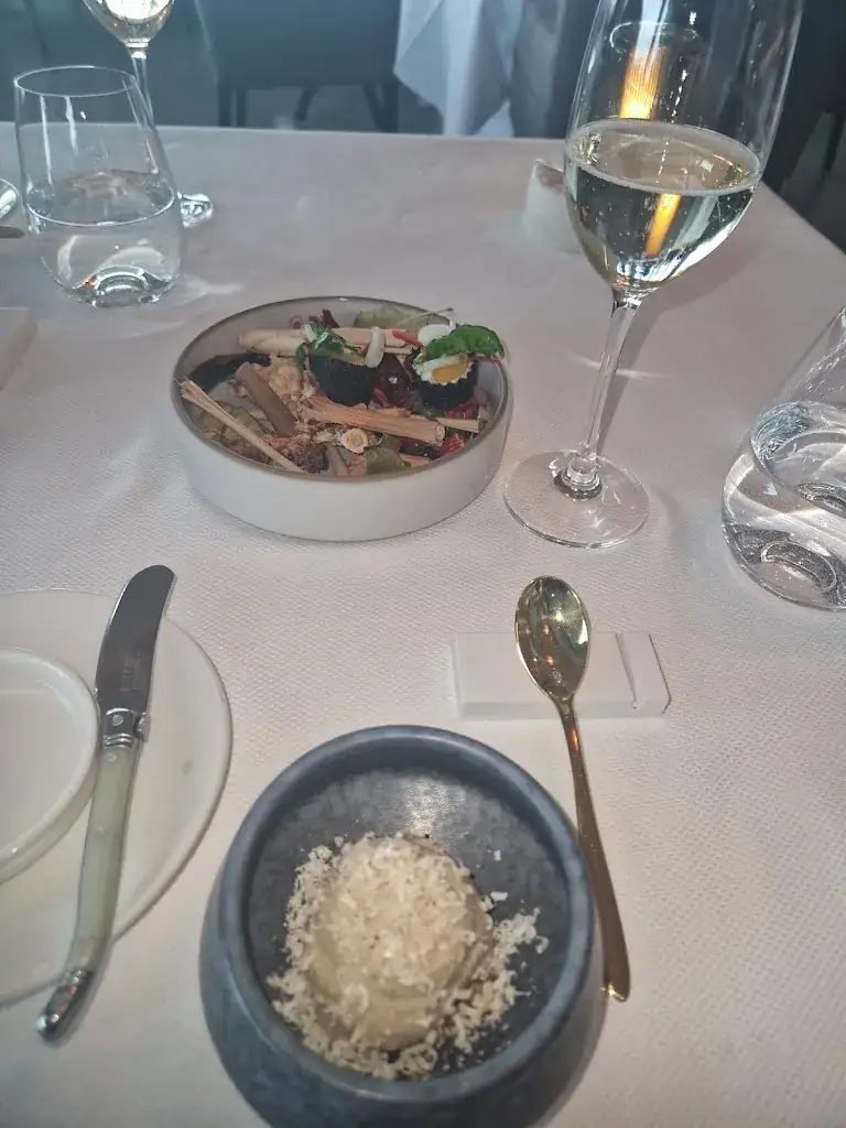 Emanuele de Haan_Lars Amsterdam_Amsterdam_review