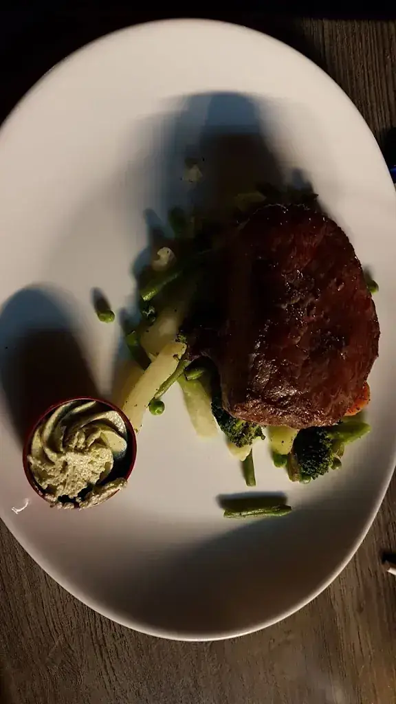 aviat bar simon_Restaurant Malkenschoten_Apeldoorn_review