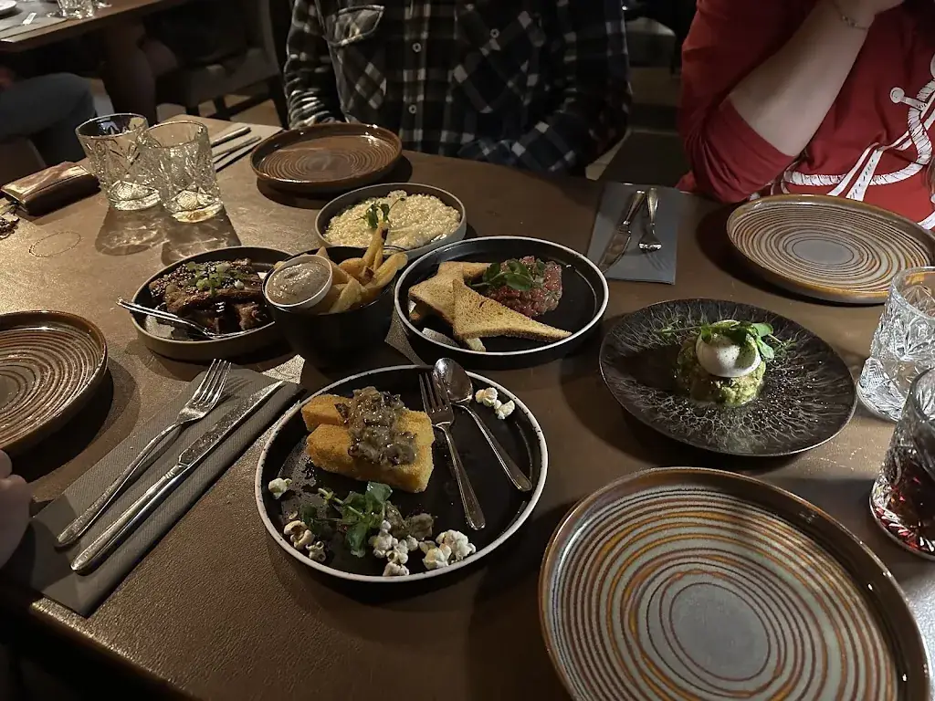 Michelle Schmitz_Gastrobar Riant_Beekbergen_avis