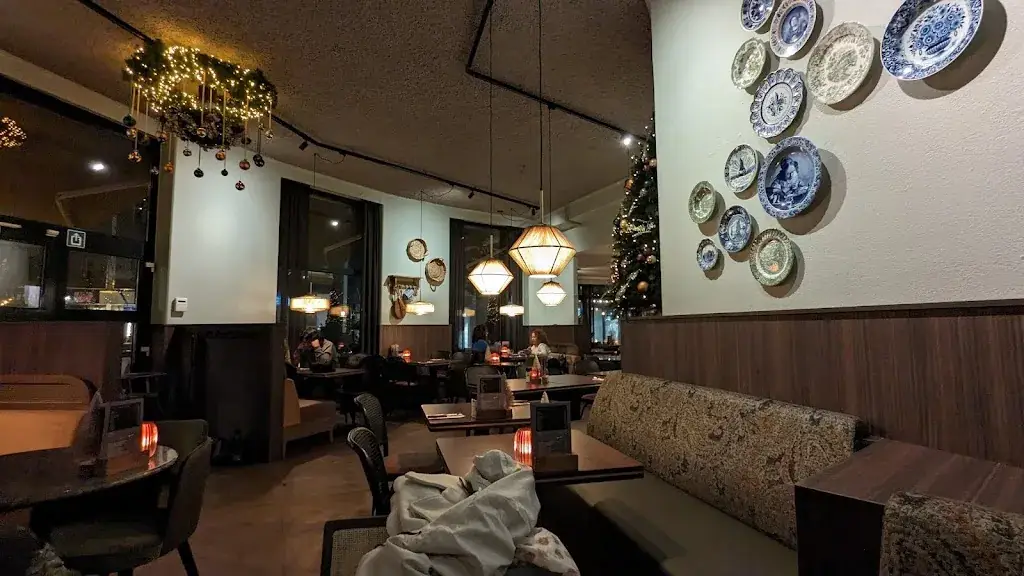 Alvaro Lau_Grand café - Restaurant De Provence_Beuningen_avis