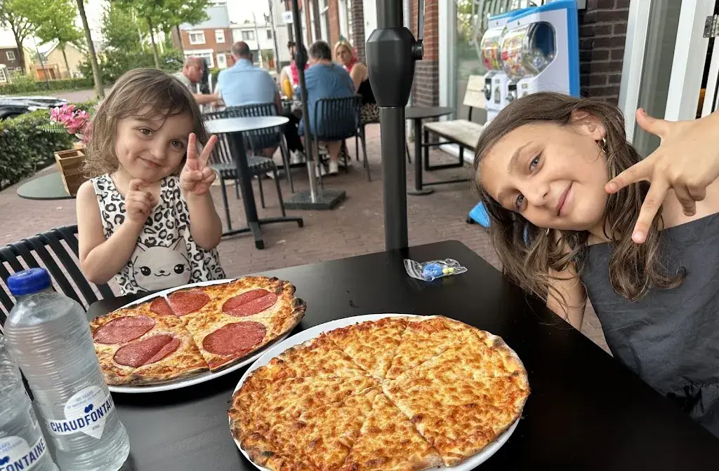 mahtabb moradii_Lunes_Beuningen_review