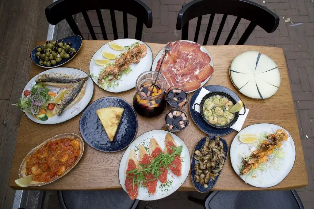 El Pimpi Tapas_Amsterdam_slider_image_3