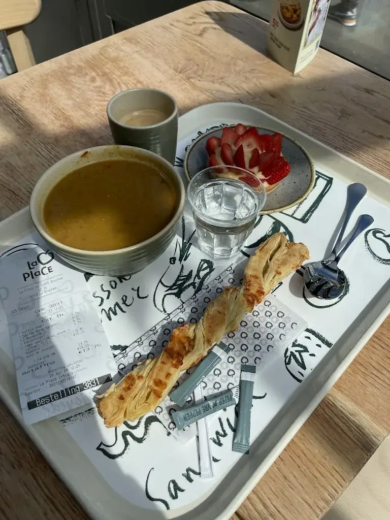 Agyys D_La Place_Bruchem_review