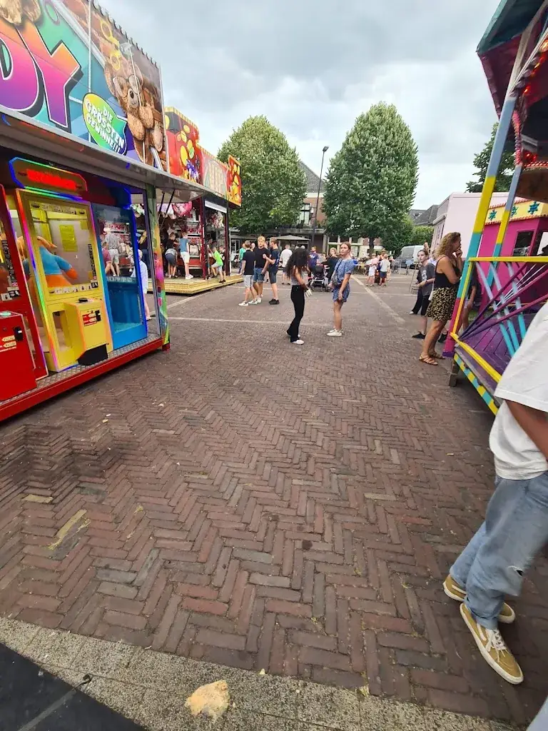 Hao Chi_Brummen_slider_image_2