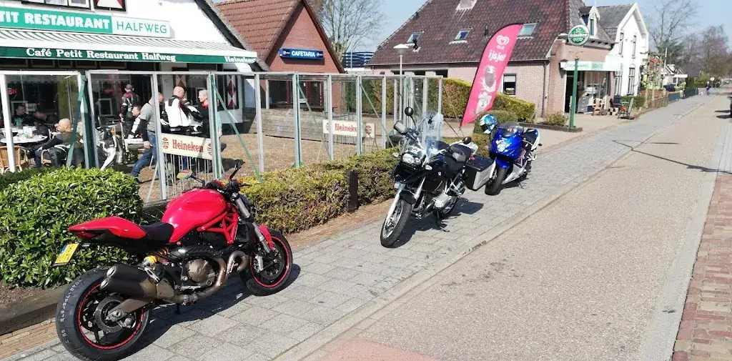 cafe restaurant cafetaria halfweg_Doornspijk_slider_image_3