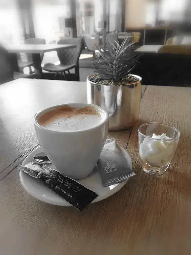 Khinaii Izack_'t Hart van Dieren - Sushi & Tapas_Dieren_review