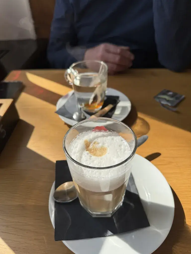 Monique Zomer_De Huuskamer_Coevorden_avis