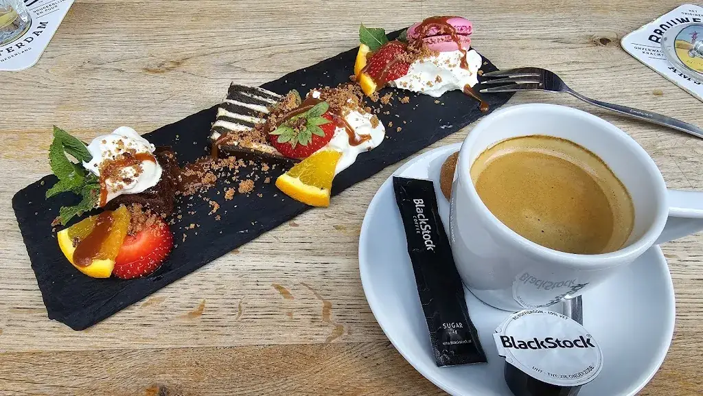 Grand Café LUST_Nijkerk_slider_image_3