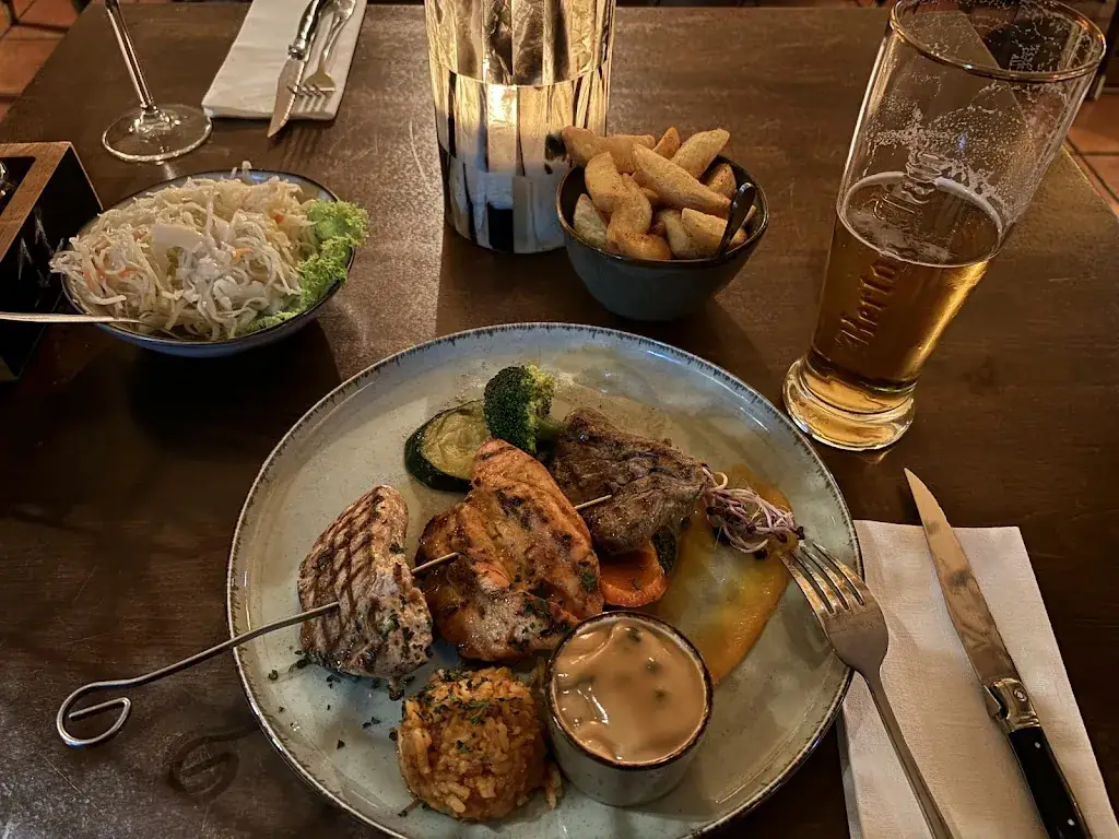 Mohammad Reza Gholami_Balkan Restaurant_Ede_review