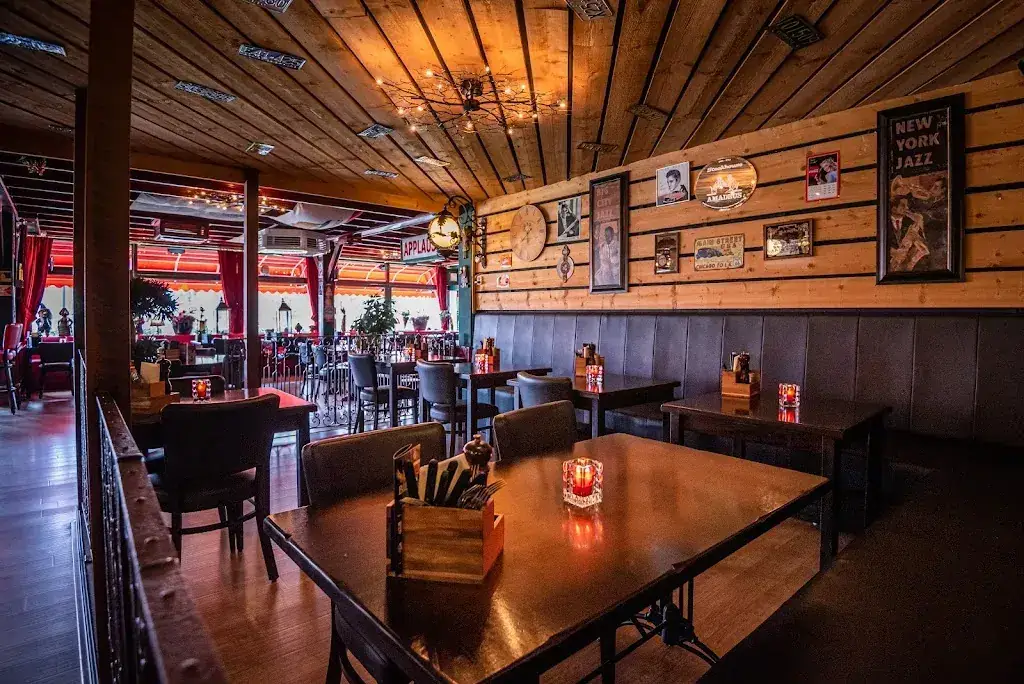 Amadeus Steakhouse Restaurant_Ede_slider_image_1