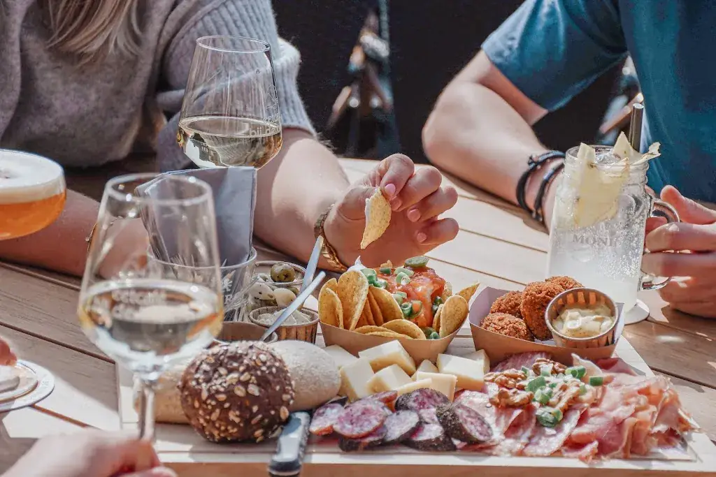 Eetcafé Bij de Buren_Duiven_slider_image_3