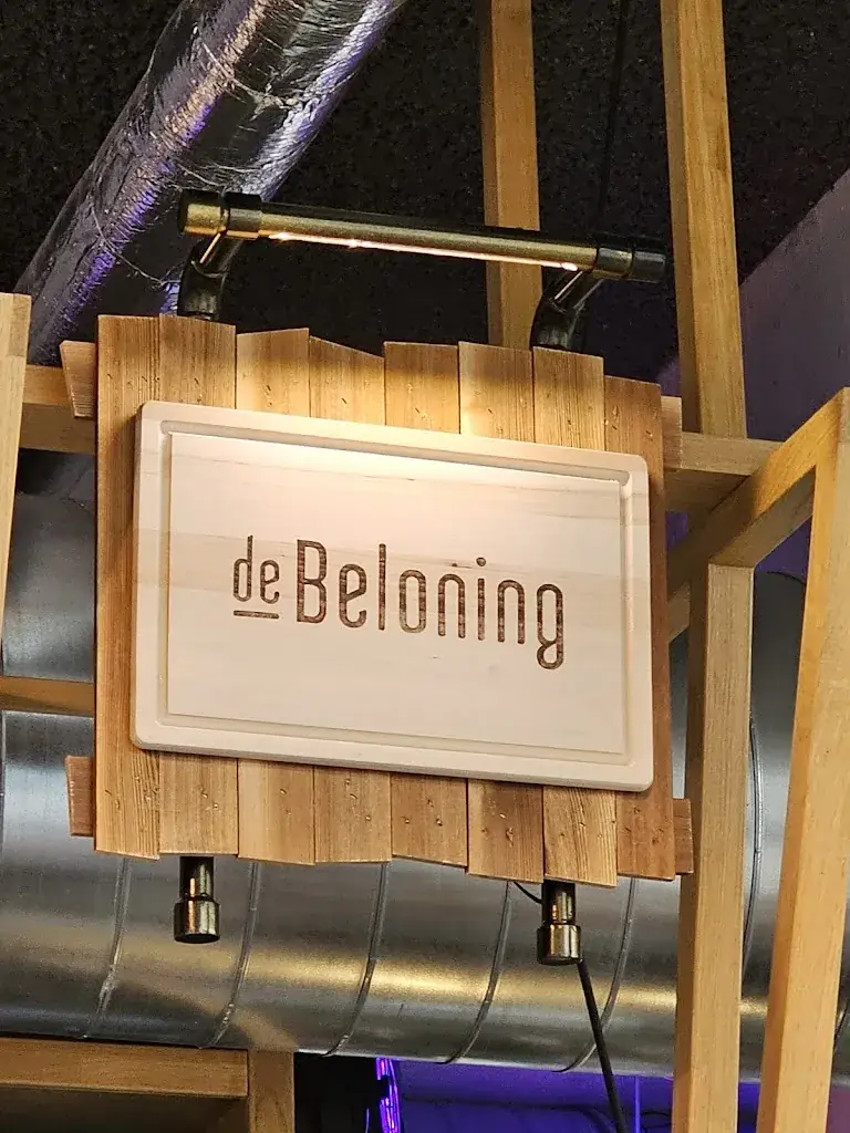 Ernst_De Beloning_Duiven_review