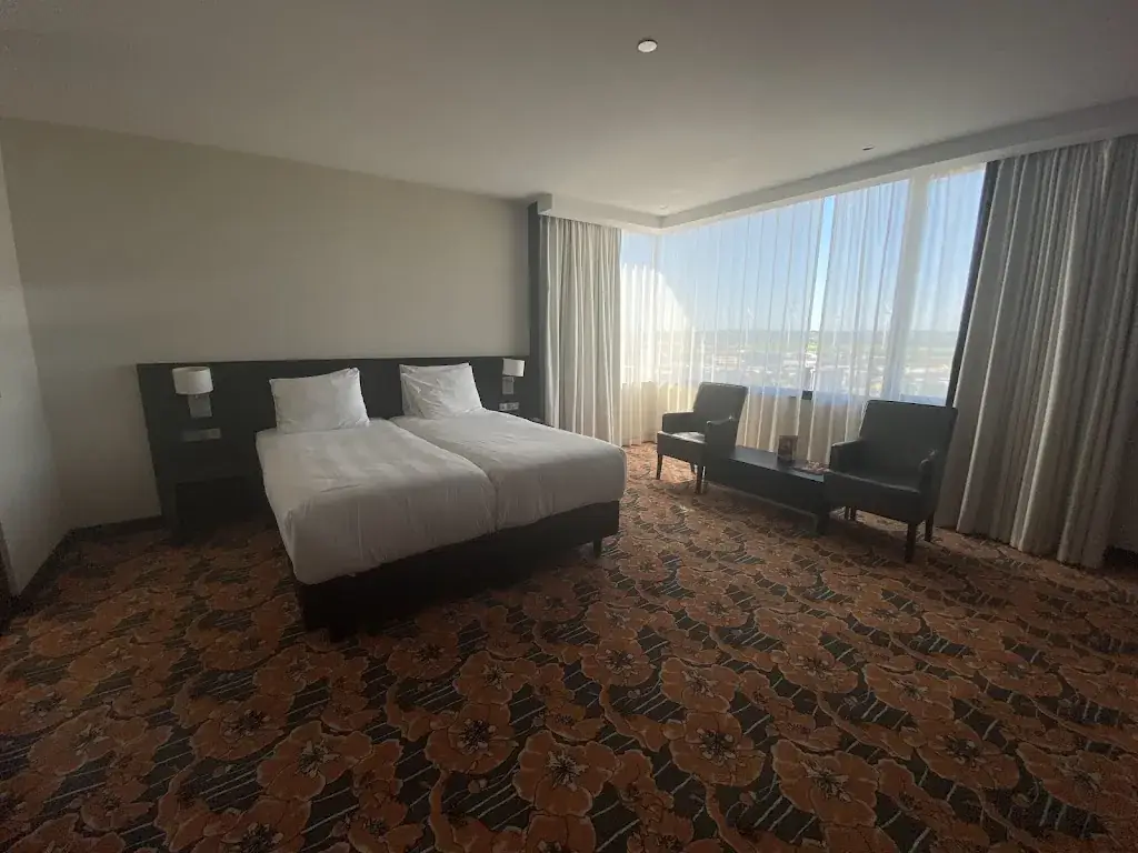 Anezka Macmanus (Anezka)_Van der Valk Hotel Duiven near Arnhem A12_Duiven_reseña