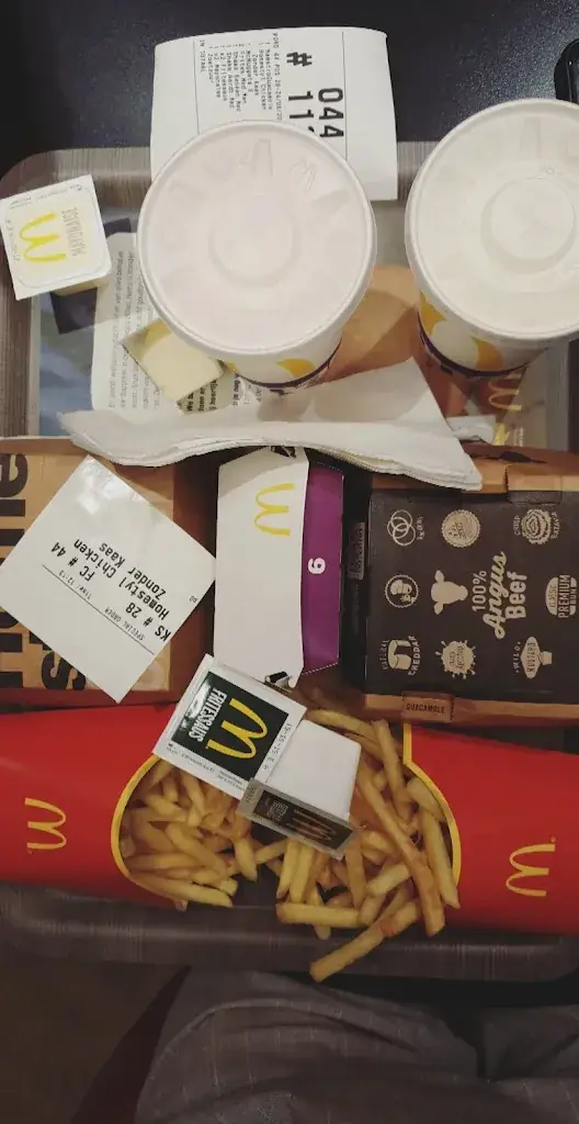 Mishel Davidoff_McDonald's Duiven_Duiven_reseña