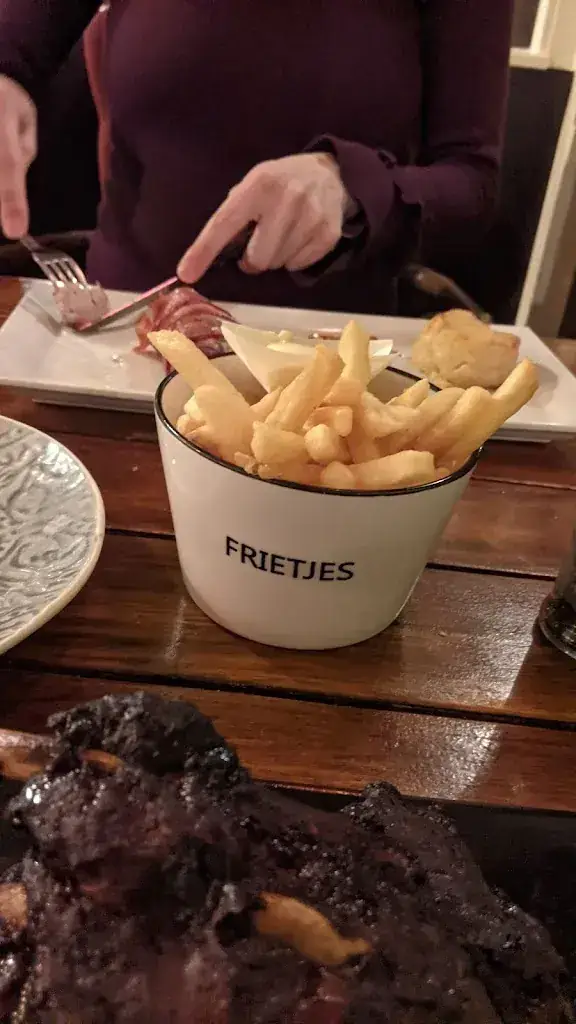 Alvaro Lau_Herberg Tante Sjaan_Vierhouten_recensione