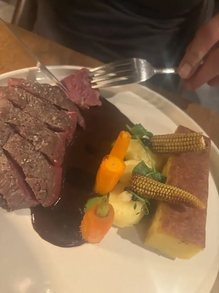 Małgorzata Rydzewska_DRIES en CO_Elst_review