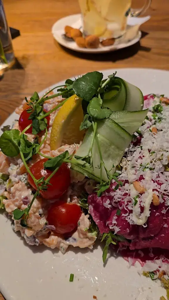 DRIES en CO_Elst_slider_image_2