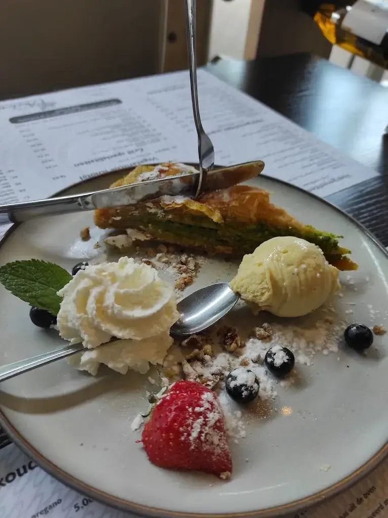 Anna_Anemos_Elst_recensione