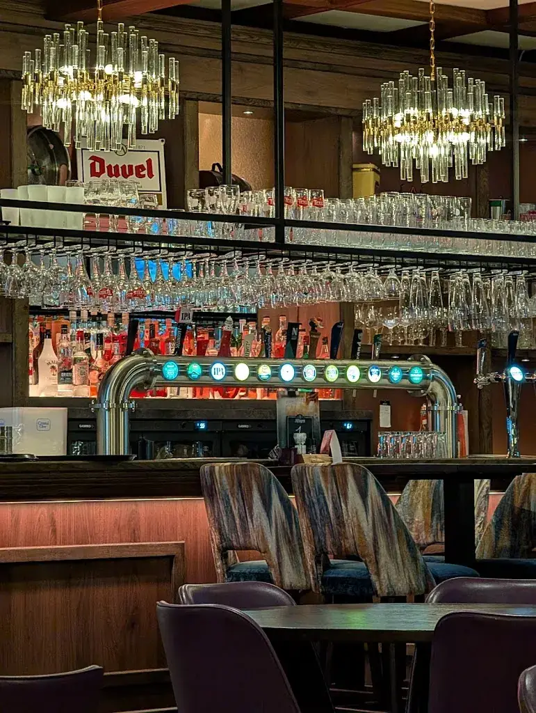 Peter Jovanovič_Het Wapen Van Elst_Elst_recensione