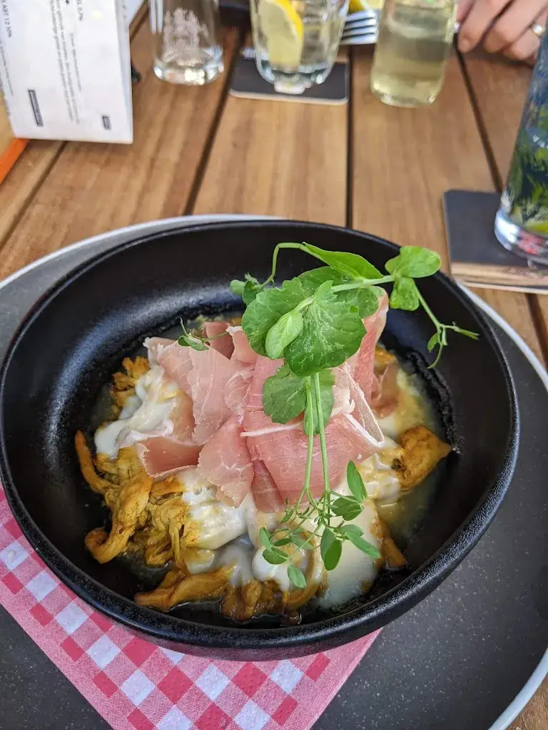 Dineshkumar_Eetkavee de Belhamel_Etten-Leur_avis