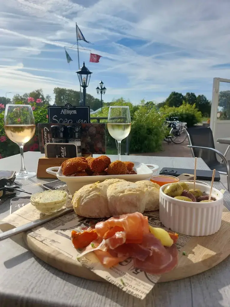 Café- Terras Zaal- Serre Veerhuis Concordia_Gendt_slider_image_3