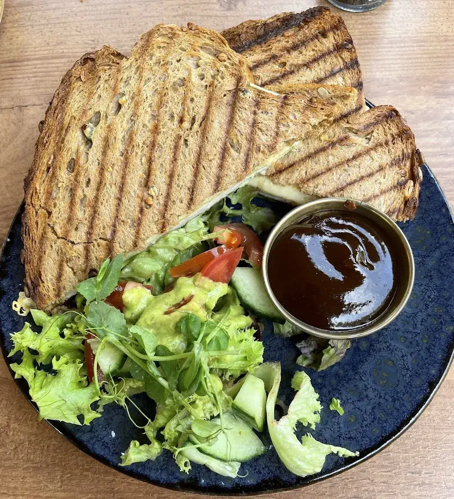 Tiny Voogd_VanOuds_Epe_review