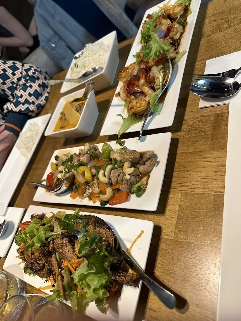 Jay Ekkel_Poysian Thais Restaurant 🇹🇭_Zaltbommel_avis