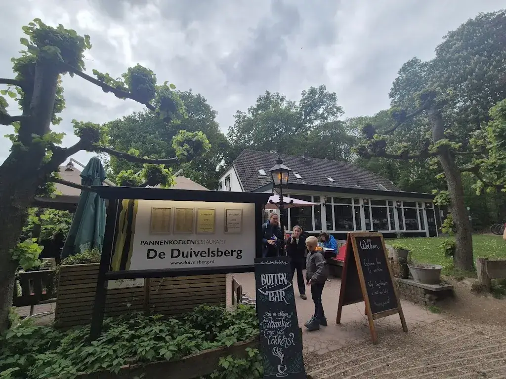 Kartika Maharani_De Duivelsberg - Pannenkoekenrestaurant_Dal_review