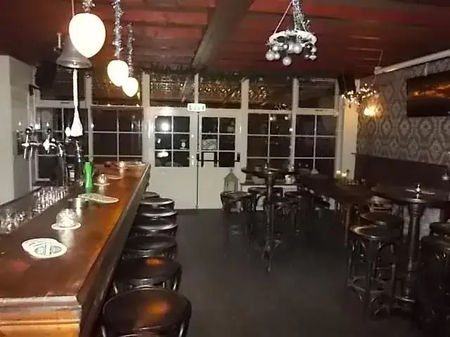 Cafe de Kleine Heer restaurant in Heerewaarden