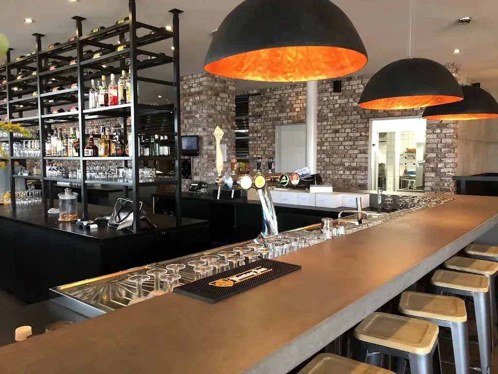 Luchthavenrestaurant Bites & Flights_Eelde_slider_image_3