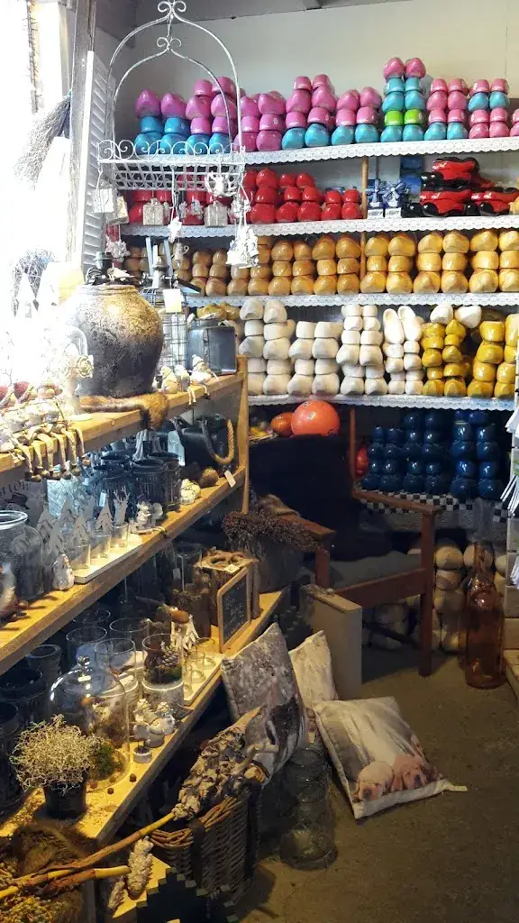 Erwin Kloosterman_Nagelhout Hattemerbroek | Winkel met klompen, interieur, cadeaus en meer_Hattemerbroek_avis