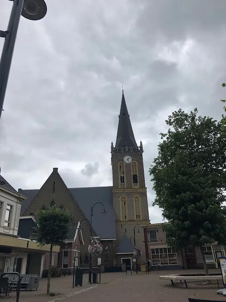 Michiel van Woesik_Café De Rooster_Heerde_review