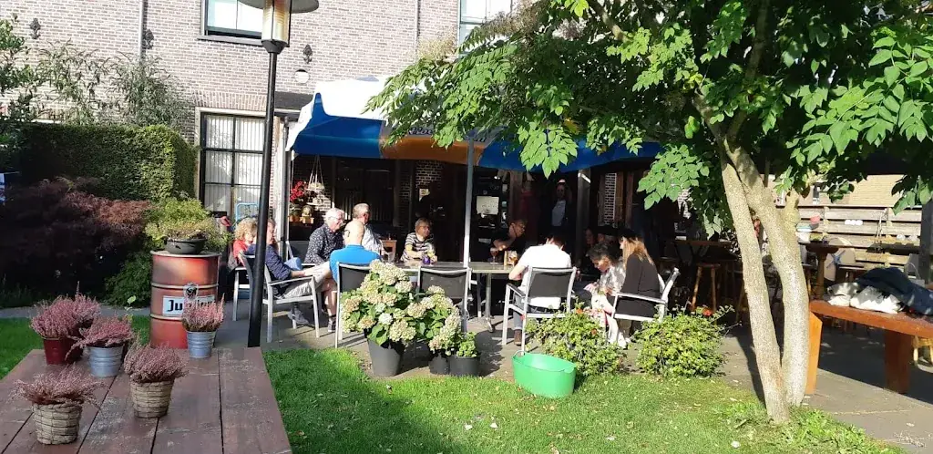 Helix_Café De Rooster_Heerde_review