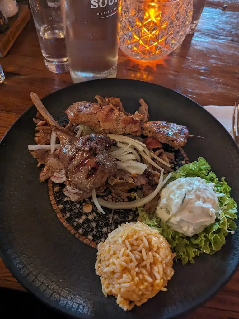 Mariafernanda Huerta_Dimitri's Greek Food_Heumen_reseña