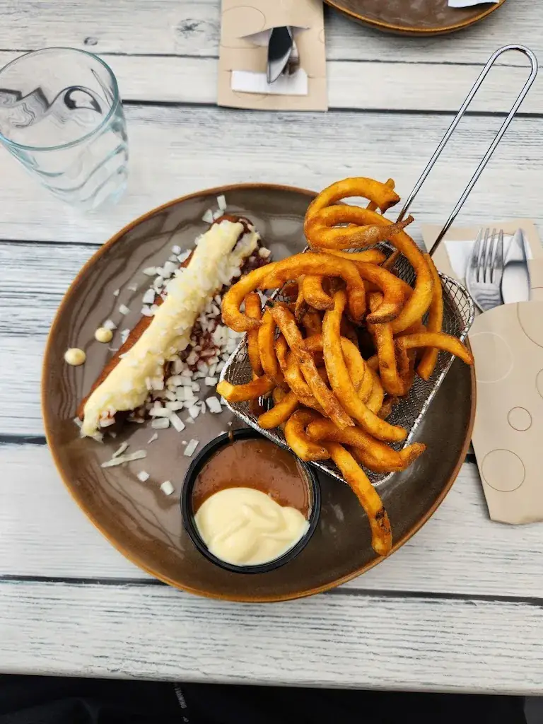 W. de Ruyter_'t Bakhuus Leesten_Zutphen_review