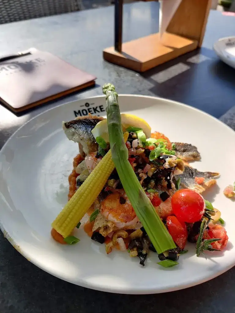 Lesya T_Moeke Rhenen_Rhenen_review