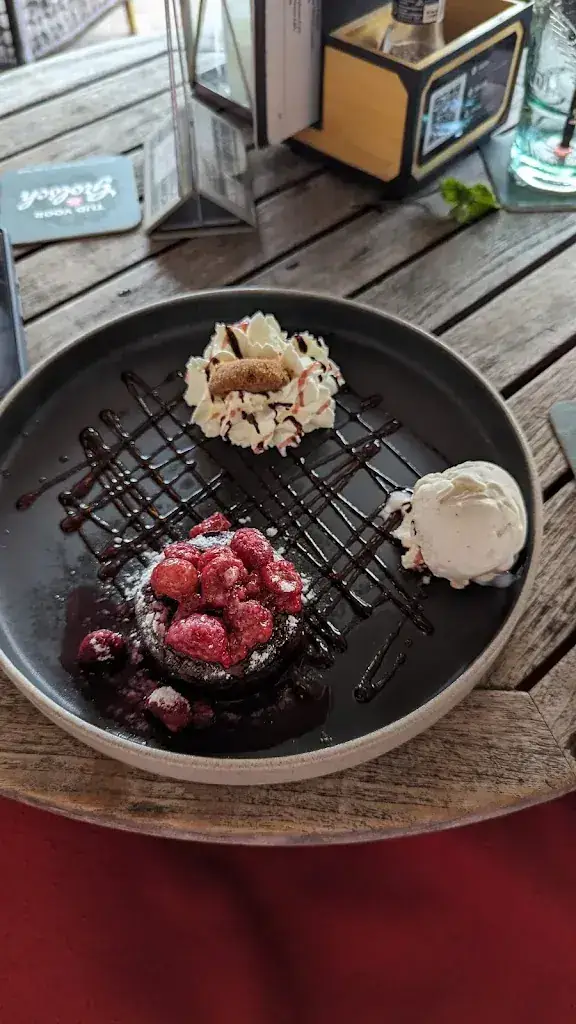 Andreea Glavan_Grand-Café De Twee Wezen_Hengelo_review