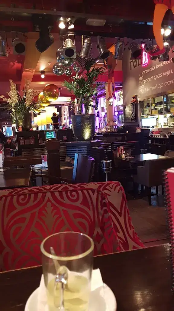 Jonatan_Grand-Café De Twee Wezen_Hengelo_review