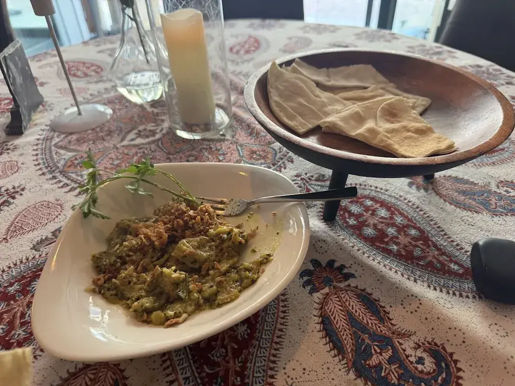 Hesam Shariffar_King of Persian_Hengelo_review