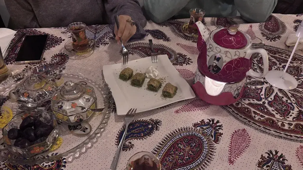 Marzieh Salehi_King of Persian_Hengelo_review