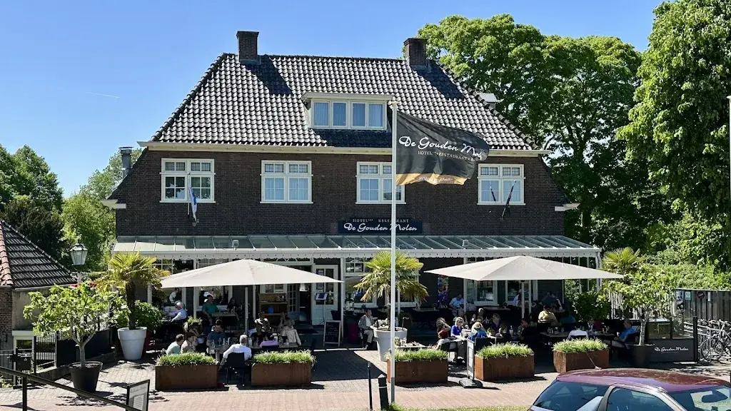 Pavel Bushev_De Gouden Molen_Rossum_review