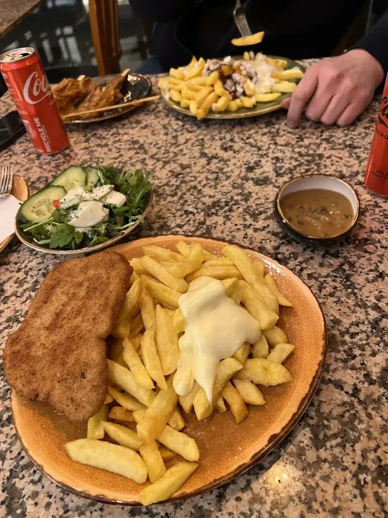 Berrie's Frietrestaurant🍟_Velddriel_slider_image_2