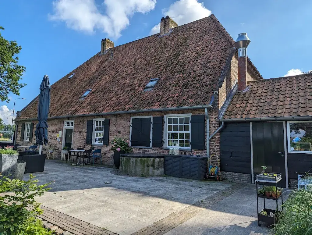 J Mi-Maltha_De Koetsier_Vecht_review