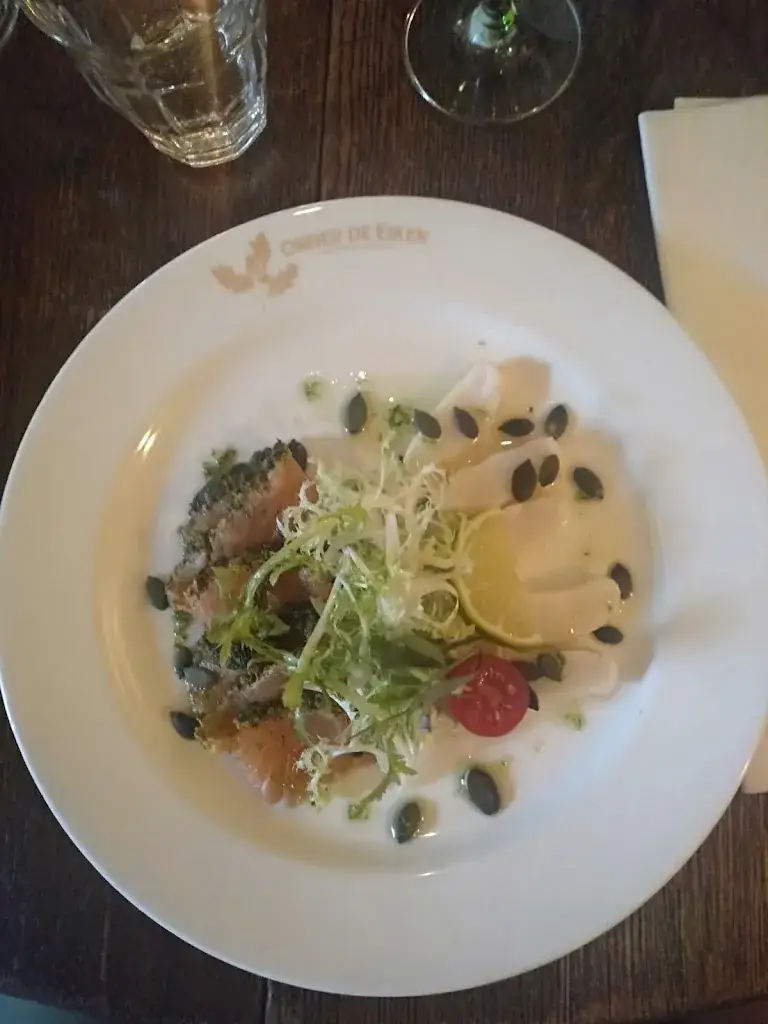 Hans Hengel_Onder de Eiken_Dwingeloo_review