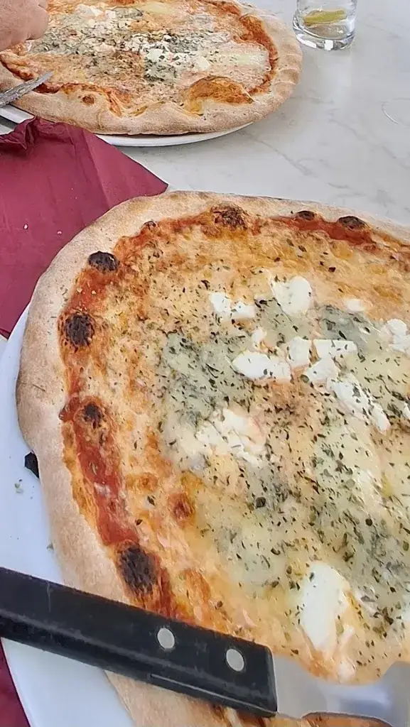 Ank van den Burg_Steakhouse - Pizzeria Cleopatra_Lochem_review